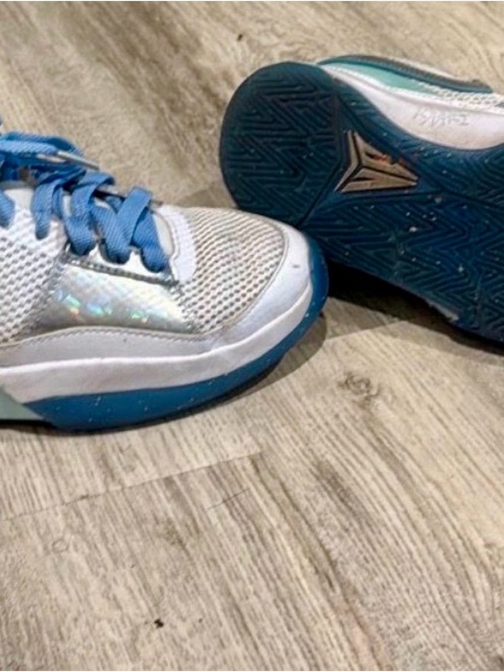 Nike White & Blue Athletic Sneakers with Iridescent Detail